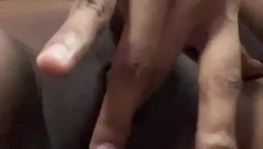 Amcığıma masaj yapmayı nazikçe seviyor