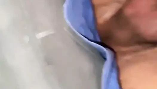 Sentando na rola do caminhoneiro