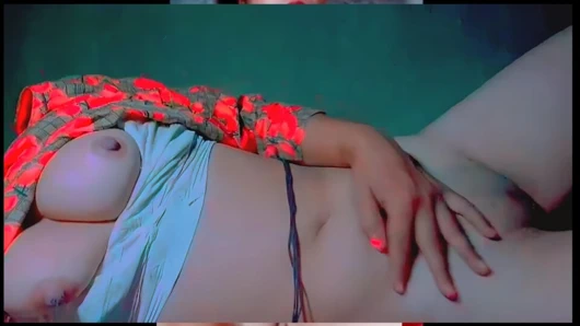 Pembe ateşli güzel amcık çok huzursuz. Onu sakinleştirme ihtiyacı hissediyorum