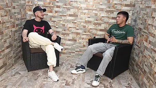 Hinata'nın ilk çıkışı: seksi biraz vahşi sevdiğini itiraf ediyor