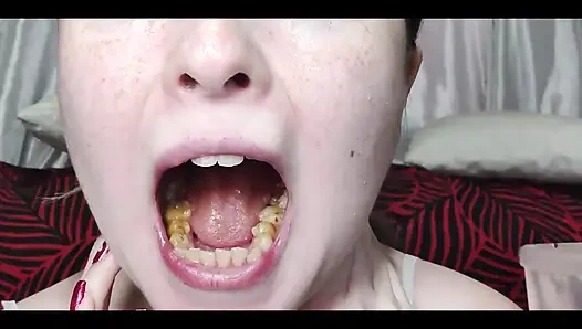 Yemek yemek ve kahvaltımı yapmak.