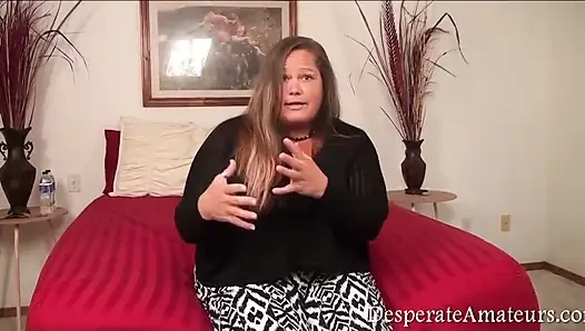 Çaresiz amatörler Nichole ve Khandi ateşli iri güzel kadınlar büyük göğüslerini ve büyük götlerini büyük beyaz yarakla sert siktiriyor