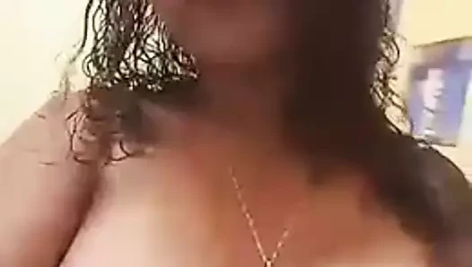 güzel latin yanıp sönen KEDİ &amp; göğüsleri