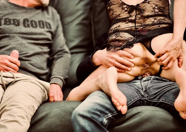 Kocamın bir arkadaşının önünde fahişe gibi gösteriş yapıyorum ve sikilmemi izliyor. Sizin için fotoğraf slayt gösterisi