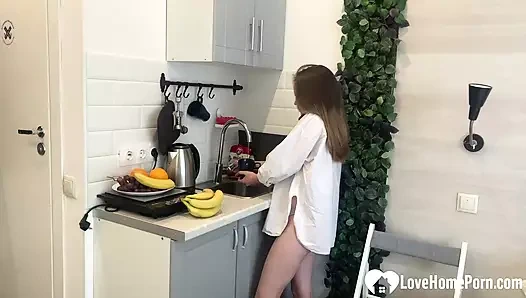 Mutfakta çok yaramaz mastürbasyon seansı