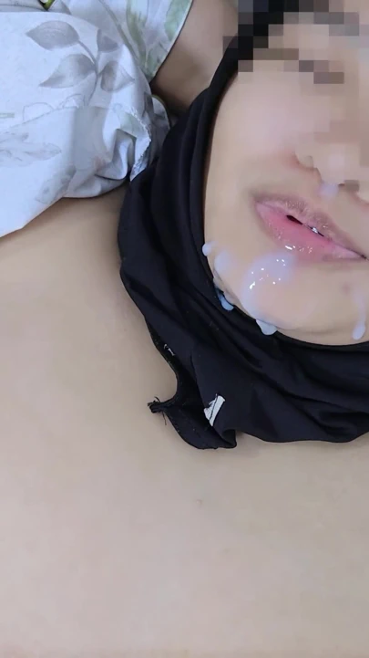 Asyalı tesettürlü kız döl duşu almaya bayılıyor - minokiiko derlemesi | Klip 2