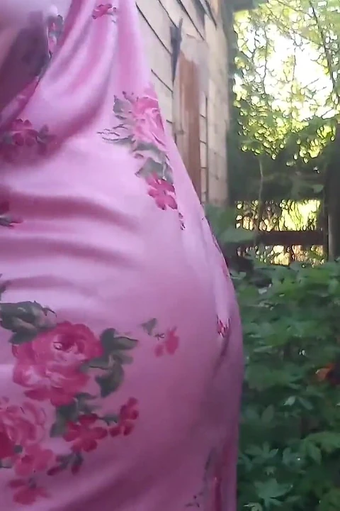 Teşhir ediyor kıllı amcığımı ovuyor açık havada fışkırtıyor