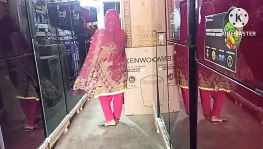 I Meet Secretly with My Boyfriend at Midnight sarakhan