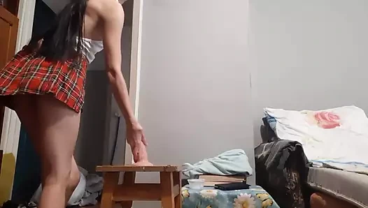 Üvey anne ve üvey kızıyla dildo ve cunnilingus ile ateşli seks