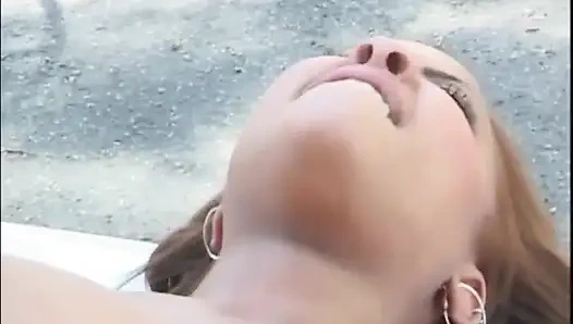 Siyah sikişiyor yarak emiyor arabada amını parmaklıyor