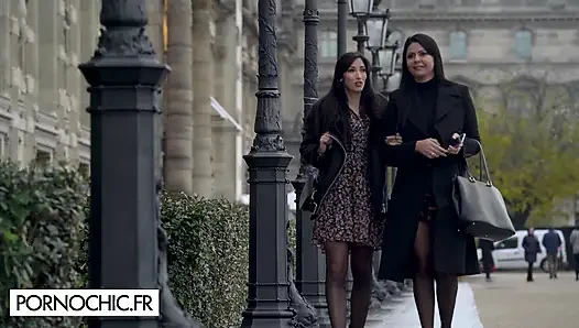 Clea Gaultier ve Mariska ile çifte penetrasyon ve grup seks