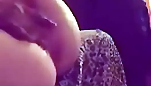 le encanta que le metan los dedos