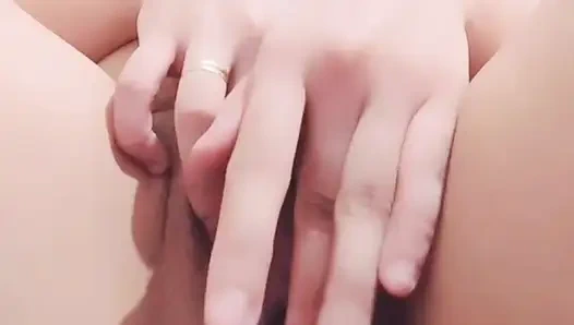 Возбужденная филиппинская девушка хочет, чтобы ты кончить из моей мокрой киски, когда я испытываю оргазм