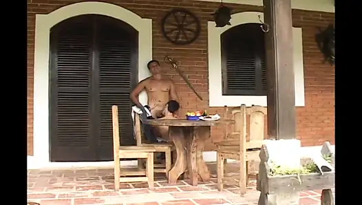 Genç azgın eşcinsel ateşli aşıklar sikişiyor. Islak göt deliği için büyük yaraklar nr 6