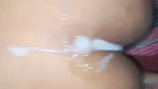 Pinki ki chut se pani nikla