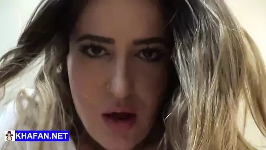 Seksi ve sevimli büyük götlü İranlı porno