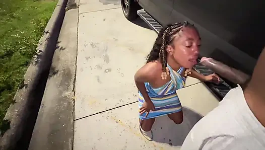 Evli kız ücretsiz kamyon durağı için çok fazla kertenkele gibi otoparkta sikimi emiyor