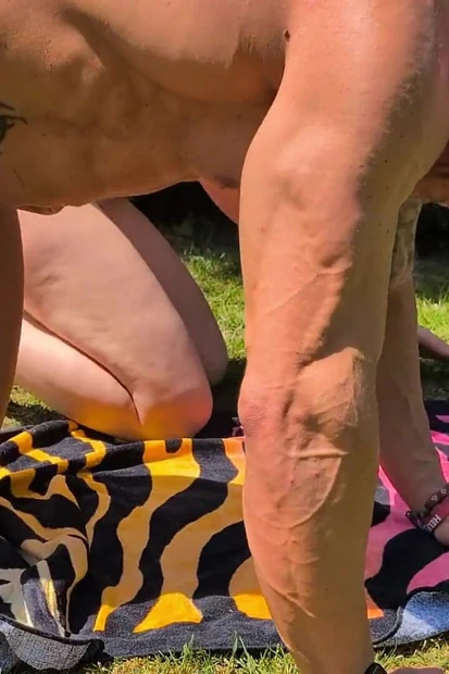 Трах градинка с Adrian