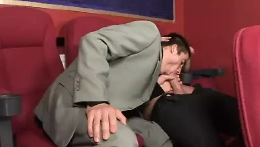 Pis adam multiplex'te sodomize edildi