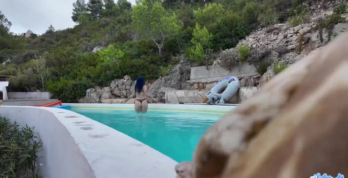 The Pool Guy Fucks My Ass and Gives Me All His Juice