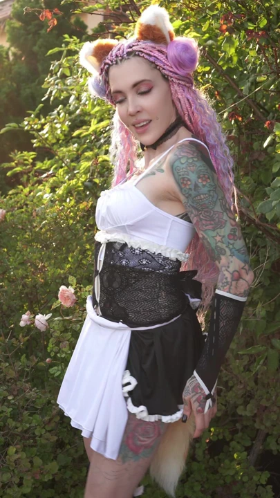 Kim kabarık tilki kuyruklu tıkacımı izlemek ister?