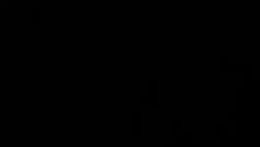 Блондинка-шлюшка трахает пальцами текущую киску в залитой писсингом ванне