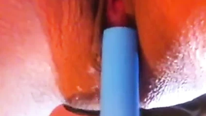 Yasmine işaretleri sever