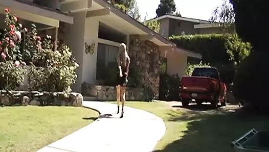 şehvetli sarışın ve kızıl saçlı fahişeler almak yuvarlak eşek fucked tarafından büyük horoz