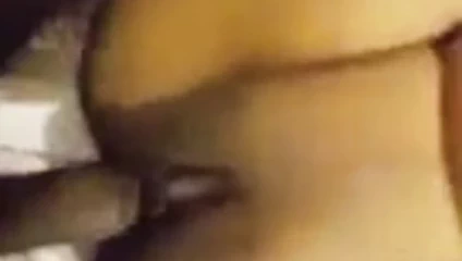 Bangladeşli kız arkadaş