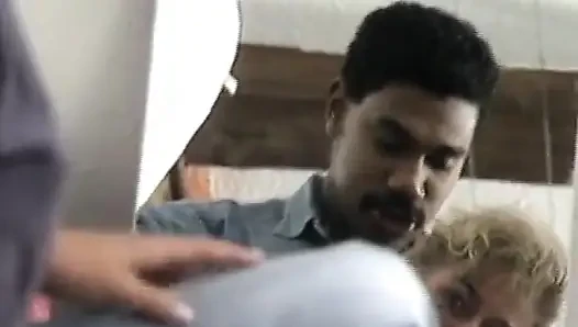 Döl yiyen Alman bayan ir sıkı göt deliğine sikiliyor