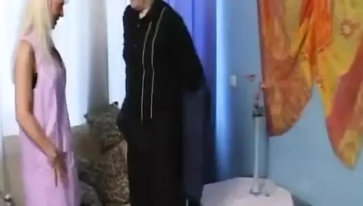 Komşu azgın domuz bölüm 5- Almanca konuşuluyor