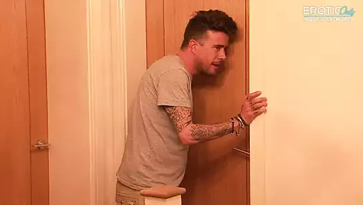 üvey baba: sıkı deliğini genişletiyor