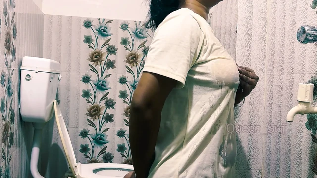 Suji Bhavi having sex in the bathroom