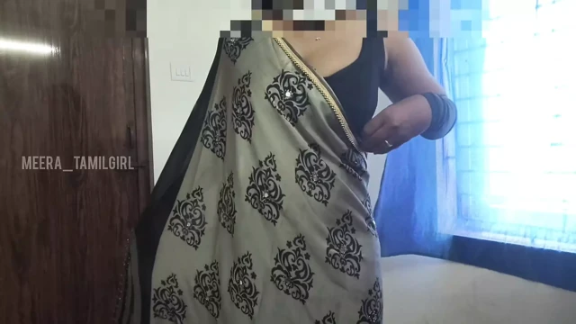 Üvey anne babası dışarı çıktığında üvey oğluna mastürbasyon yapıyor