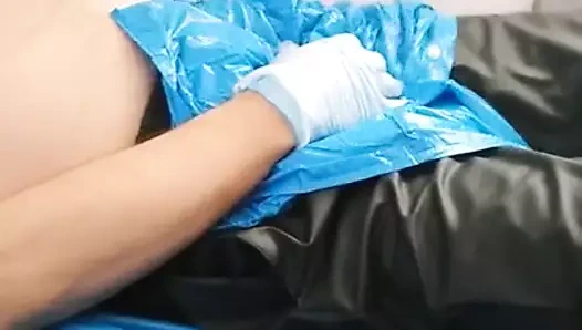 Rubberpant ve pvc mastürbasyon ve boşalmak