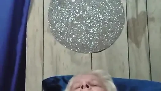 Aklım bana hayır diyor ama vücudum sakso çekme zamanını söylüyor