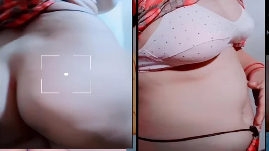 Bugün yarak gördüm, hemen heyecanlandık. Mastürbasyon yapmak için banyoya gittim