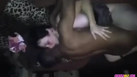 Милфа куколда - жена, которая изменяет