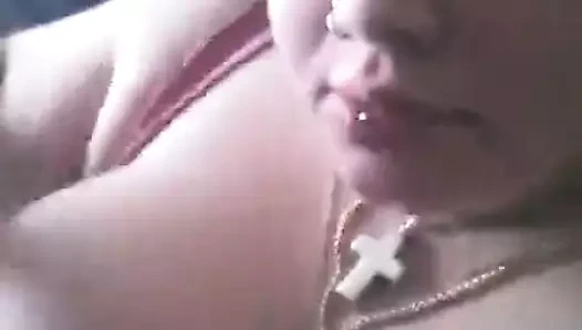 Büyük cumshot üzerinde bir şişman bayan