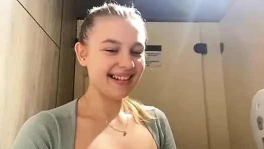 Extreme fucking anal in the gym with jucielussie