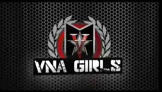 Bağlı janessa jordan maxine x'in kamboçya dilini alıyor!