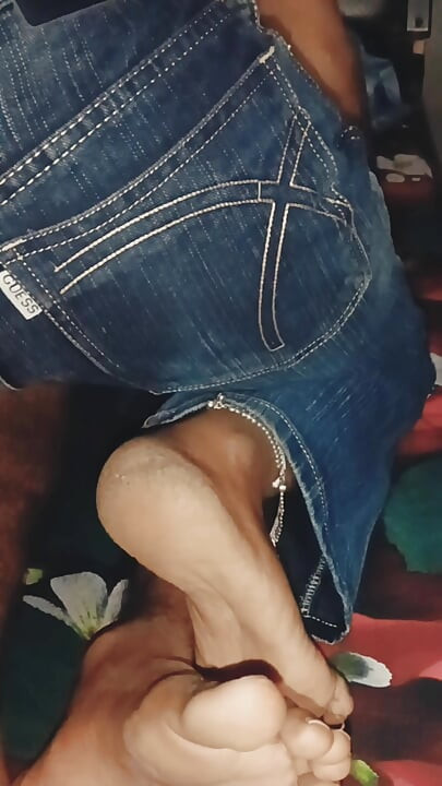 Üvey erkek kardeşim odamda seks ve elle muamele xxx desi hintli