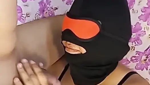 Emmeyi ve götten sikişmeyi seviyor