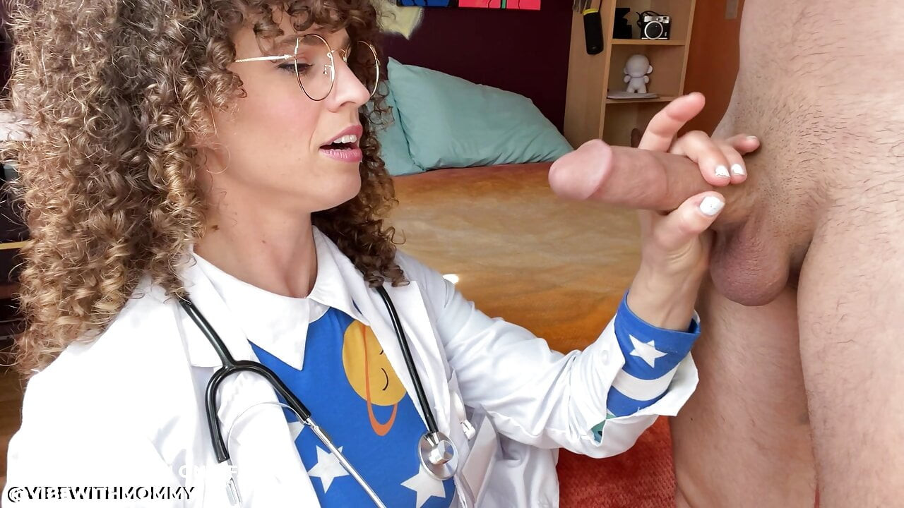 Yahudi doktor vibewithmomy ile sünnetinizi seviyor