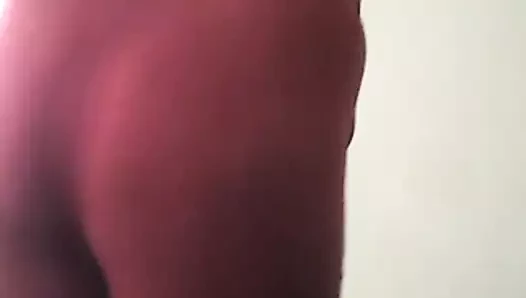 Büyük götlü İranlı dansı