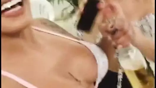 VP04 - Josmery Toledo y Pamela Vera 42dxp