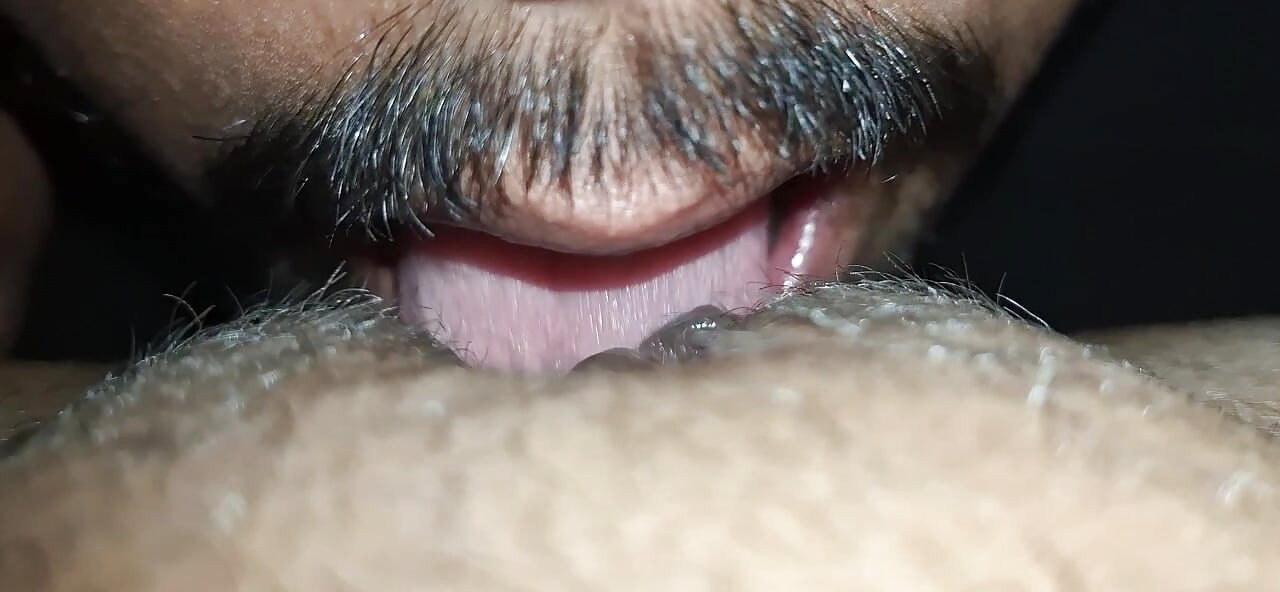 Bhabhi ki chut chat ke chod diya
