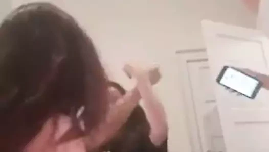 Aktris sonakshi singh yeni zelanda'dan canlı yayında