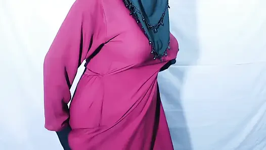 Ateşli tesettürlü Müslüman genç kız götünü dilliyor ve bhaijaan tarafından sert sikiliyor