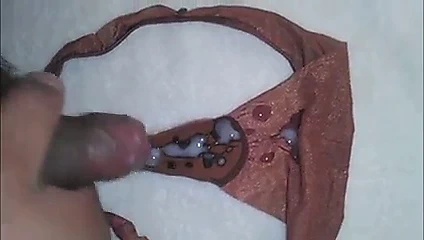 Cum üzerinde yeğenler kahverengi tanga külot